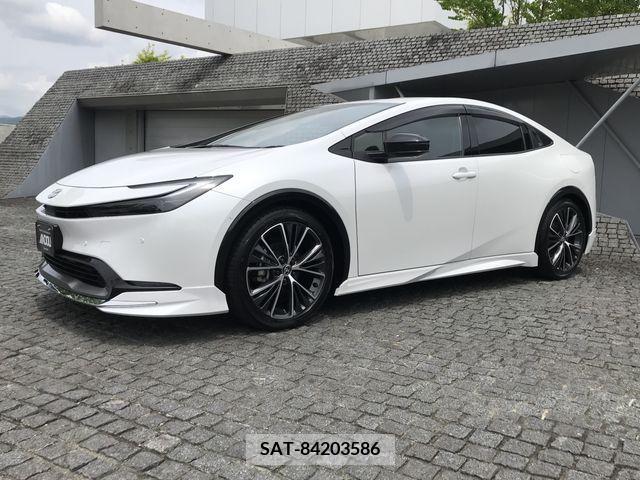 Toyota PRIUS 2023-04 281812-1