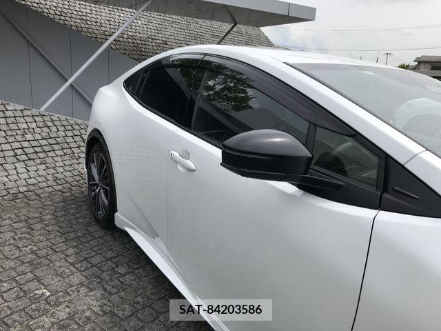 Toyota PRIUS 2023-04 281812-4