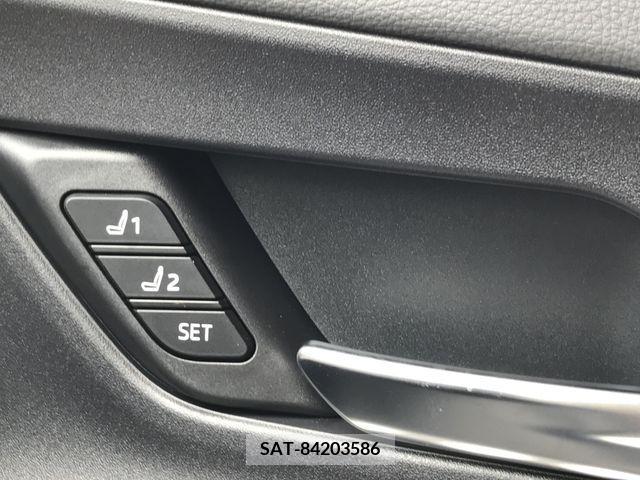 Toyota PRIUS 2023-04 281812-19