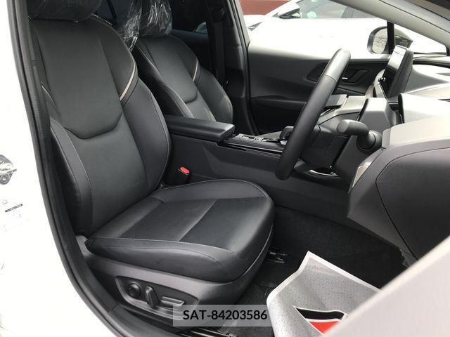 Toyota PRIUS 2023-04 281812-11