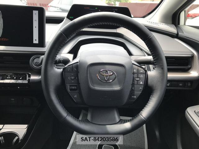 Toyota PRIUS 2023-04 281812-12