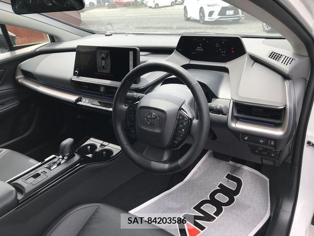 Toyota PRIUS 2023-04 281812-10