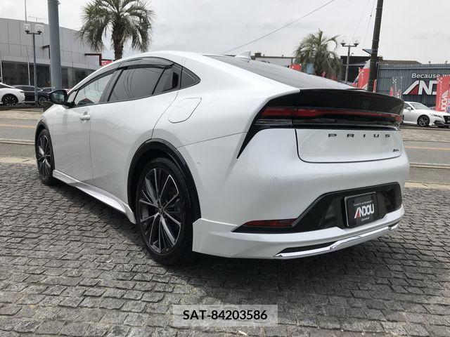 Toyota PRIUS 2023-04 281812-2
