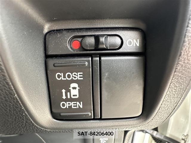 Honda N BOX CUSTOM 2017-04 306692-11