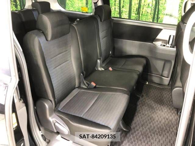 Toyota VOXY 2010-04 289427-9
