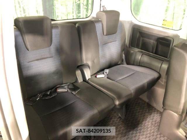 Toyota VOXY 2010-04 289427-10