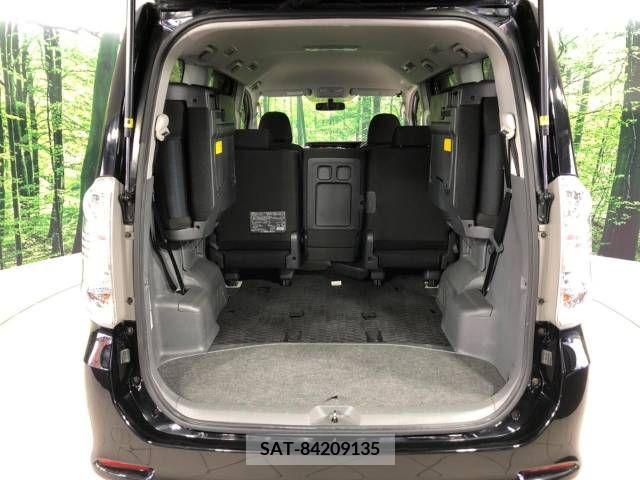 Toyota VOXY 2010-04 289427-11