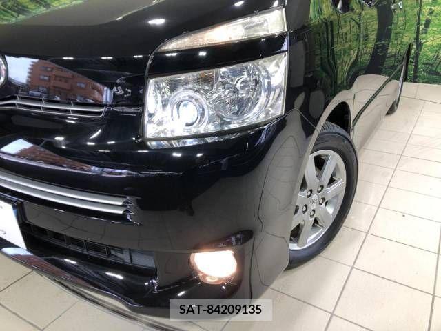 Toyota VOXY 2010-04 289427-13