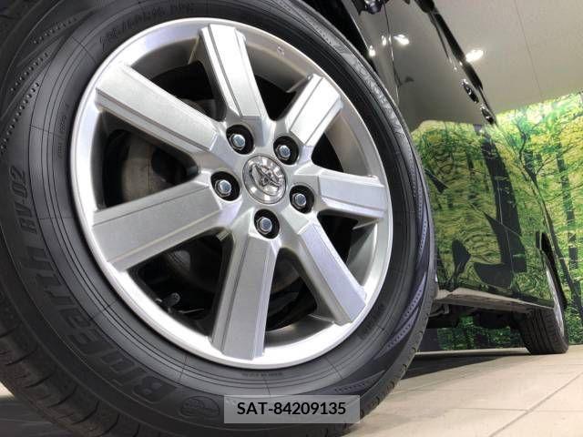 Toyota VOXY 2010-04 289427-14
