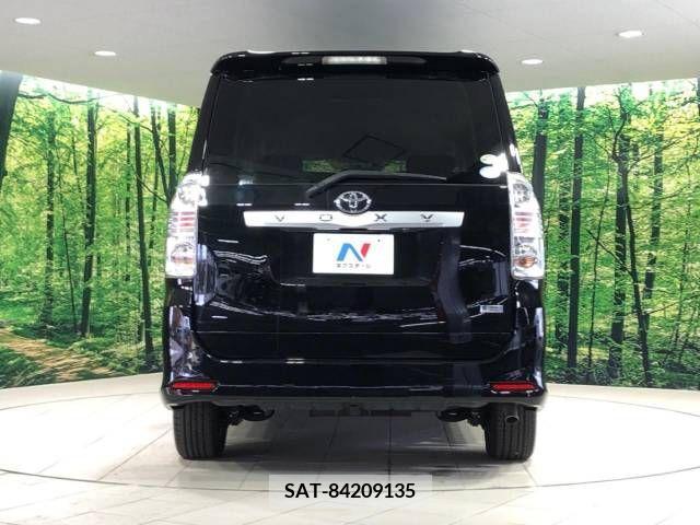 Toyota VOXY 2010-04 289427-16