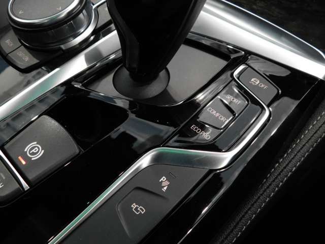Bmw 5 SERIES 2018-04 28200-13