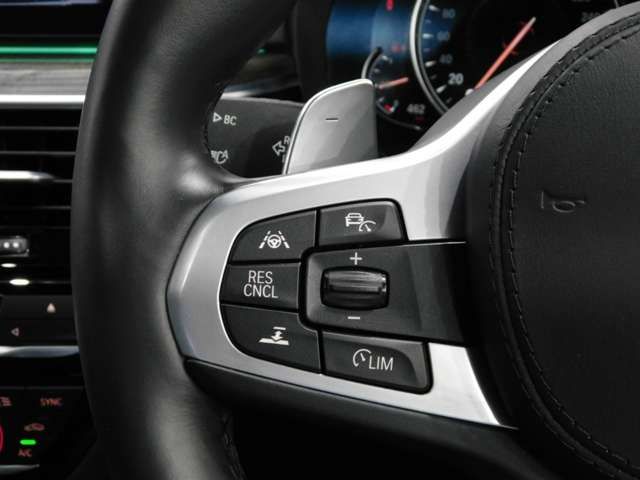 Bmw 5 SERIES 2018-04 28200-18