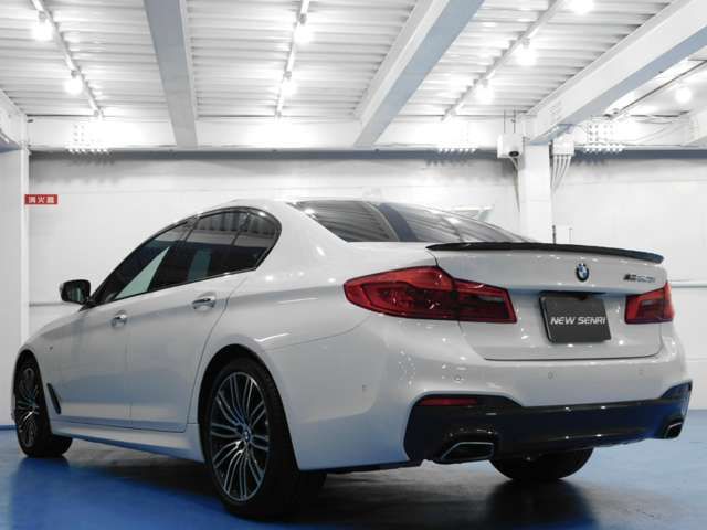 Bmw 5 SERIES 2018-04 28200-1