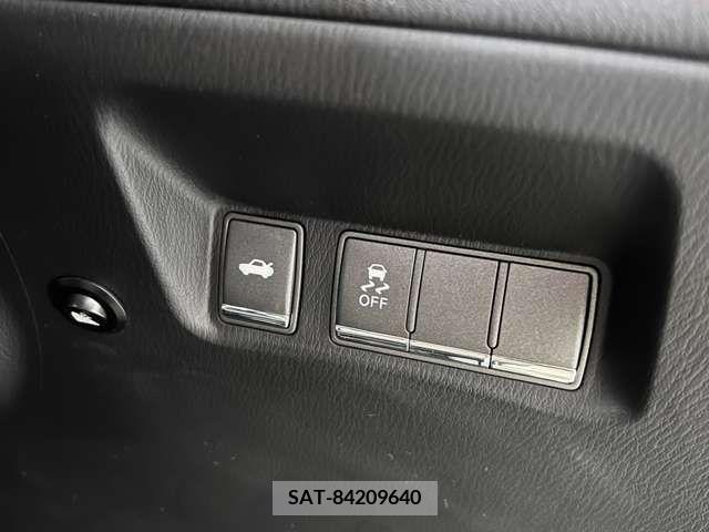 Nissan FUGA 2012-05 270712-19