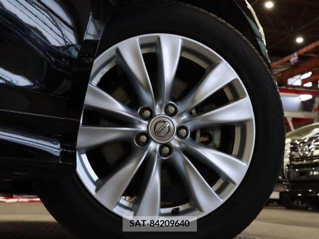 Nissan FUGA 2012-05 270712-14