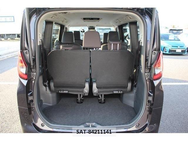 Toyota NOAH 2022-11 313570-17
