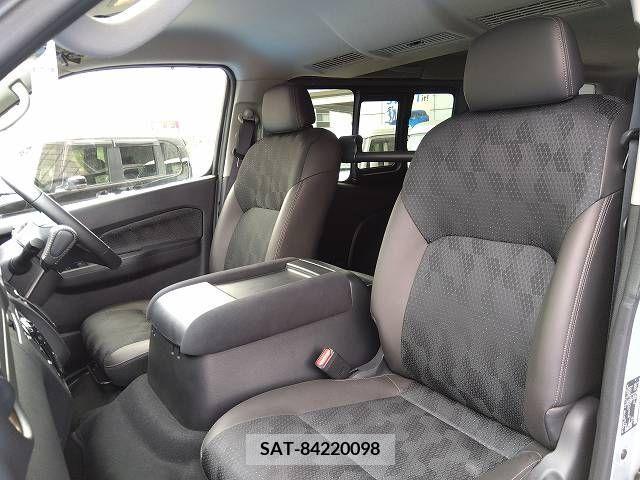 Nissan Caravan 2022-11 263542-17