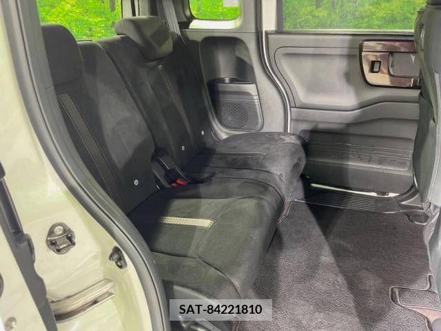 Honda N BOX CUSTOM 2019-05 338291-9