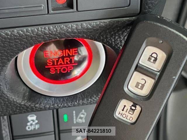 Honda N BOX CUSTOM 2019-05 338291-7