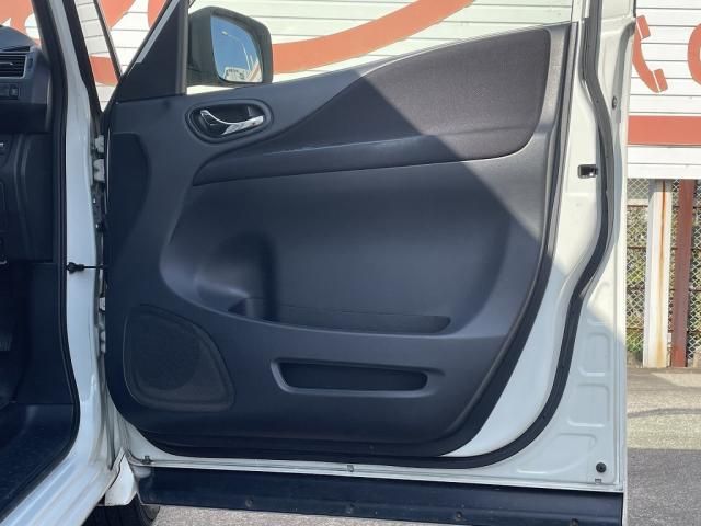 Nissan SERENA 2013-03 192131-28