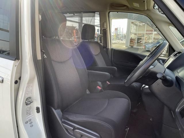 Nissan SERENA 2013-03 192131-12