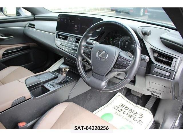 Lexus ES 2022-03 300406-12