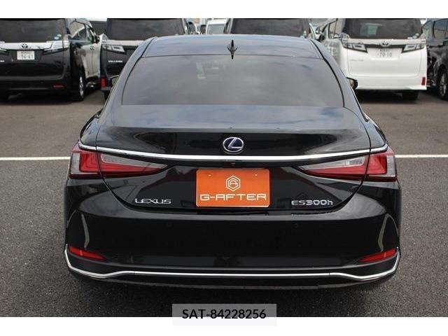 Lexus ES 2022-03 300406-6