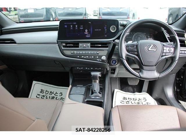 Lexus ES 2022-03 300406-15