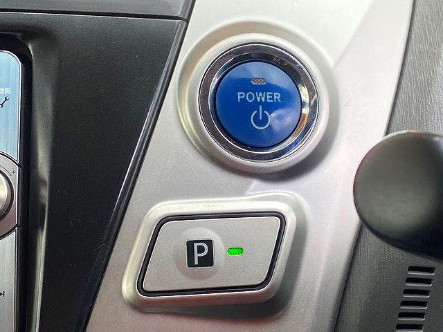 Toyota PRIUS ALPHA 2012-03 181307-22