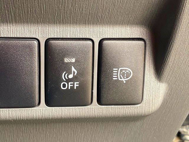 Toyota PRIUS ALPHA 2012-03 181307-21