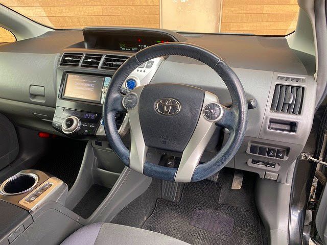 Toyota PRIUS ALPHA 2012-03 181307-4