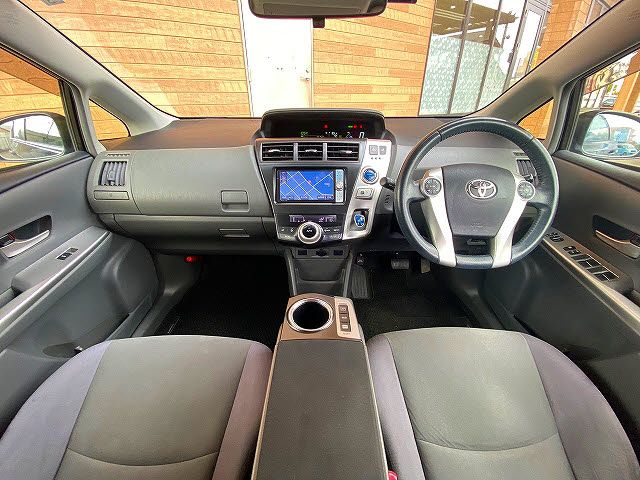 Toyota PRIUS ALPHA 2012-03 181307-1