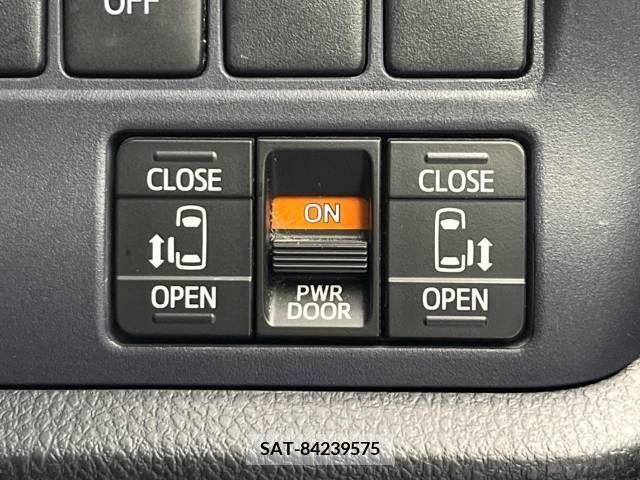 Toyota VOXY 2015-01 330587-4