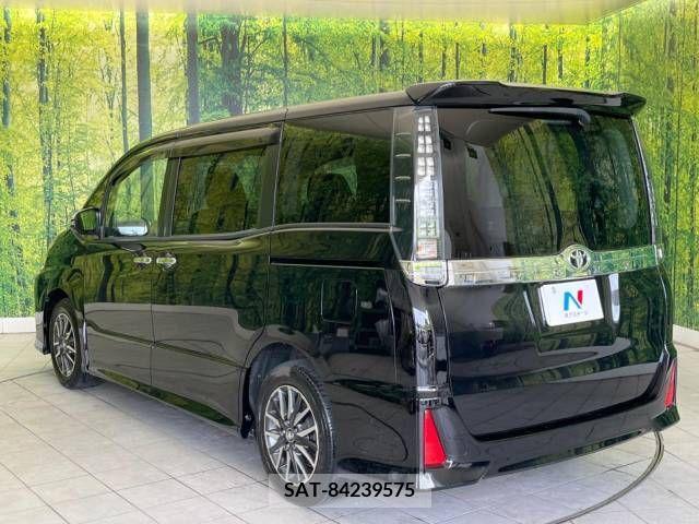 Toyota VOXY 2015-01 330587-17