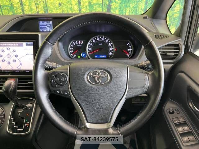 Toyota VOXY 2015-01 330587-11