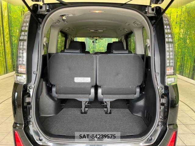Toyota VOXY 2015-01 330587-10