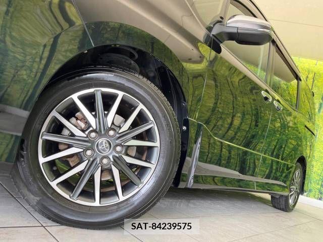 Toyota VOXY 2015-01 330587-13
