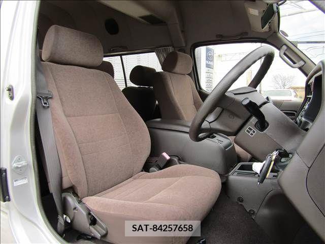 Toyota HIACE WAGON 2001-02 228953-12