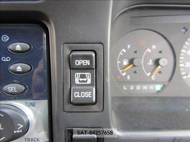 Toyota HIACE WAGON 2001-02 228953-4
