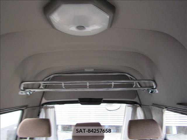 Toyota HIACE WAGON 2001-02 228953-19