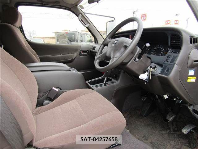 Toyota HIACE WAGON 2001-02 228953-11