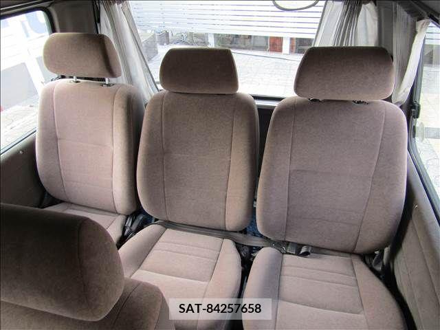 Toyota HIACE WAGON 2001-02 228953-17