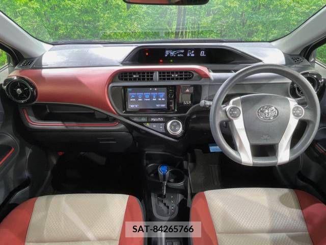 Toyota AQUA 2015-10 395675-1