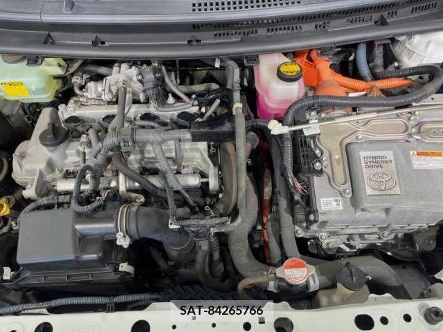 Toyota AQUA 2015-10 395675-18