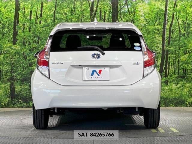 Toyota AQUA 2015-10 395675-15