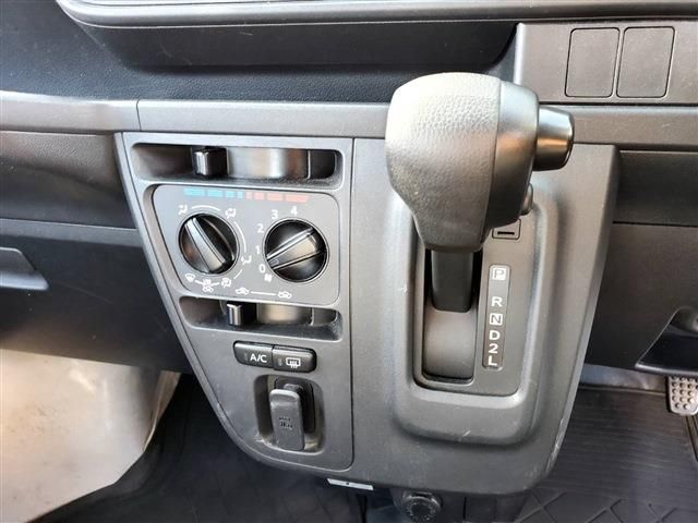 Daihatsu HIJET CARGO 2018-08 23428-13