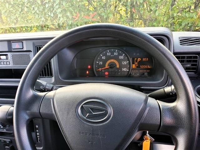Daihatsu HIJET CARGO 2018-08 23428-11
