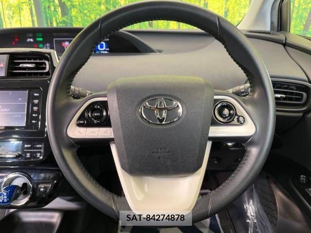 Toyota PRIUS 2016-04 241770-11