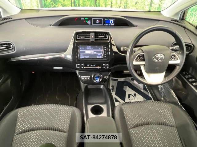 Toyota PRIUS 2016-04 241770-1