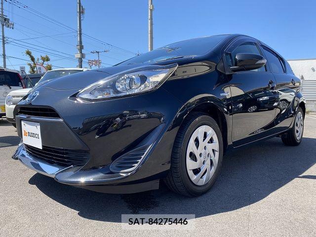 Toyota AQUA 2017-07 260386-3